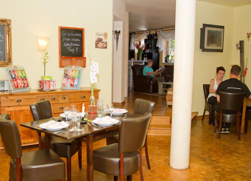 Hotel Zwei Linden Ottendorf-Okrilla Екстериор снимка