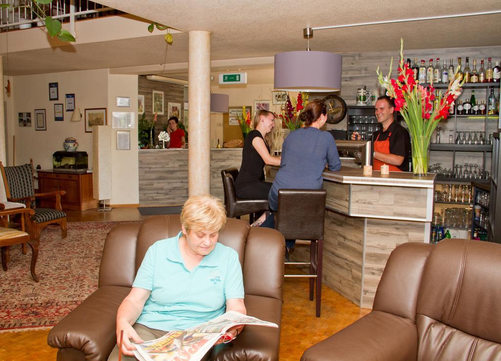 Hotel Zwei Linden Ottendorf-Okrilla Екстериор снимка